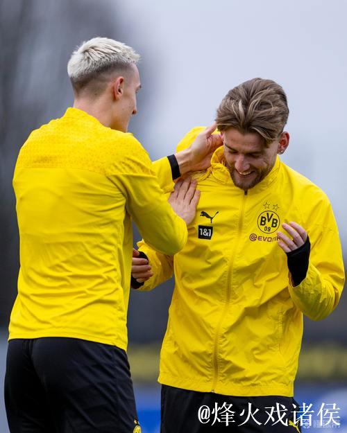 罗伊斯与施洛特贝克共进晚餐,畅谈留队利弊 罗伊斯与施洛特贝克共进晚餐,畅谈留队利弊