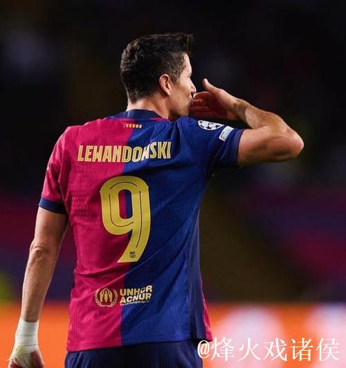 莱万近15次首发对阵法兰克福斩获15球，两度梅开二度